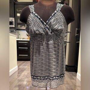 New York City Design Co Lined Flowy Tank Top Size Large